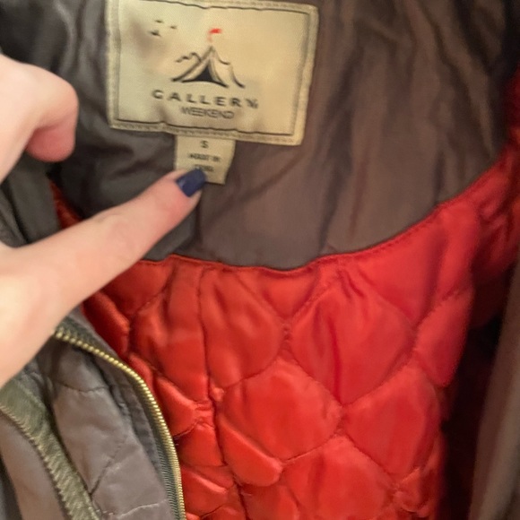 Adorable winter coat with detachable hood and fur - Picture 4 of 9